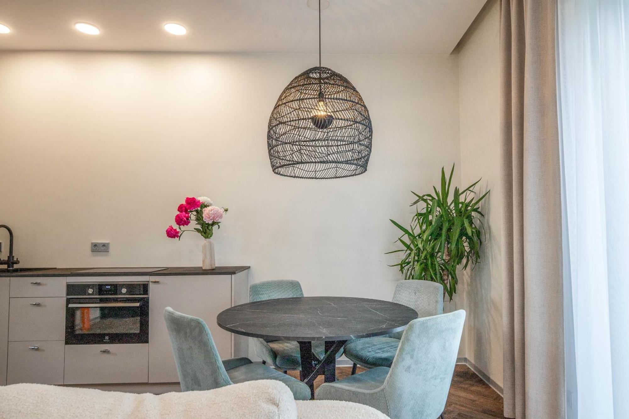 Green House Downtown Apartments With Private Free Parking And Bike Storage Klaipėda Dış mekan fotoğraf